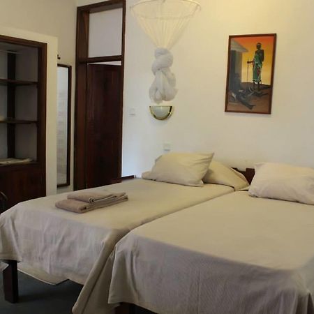Готель Pensao Residencial Reggio Emilia Пемба Екстер'єр фото